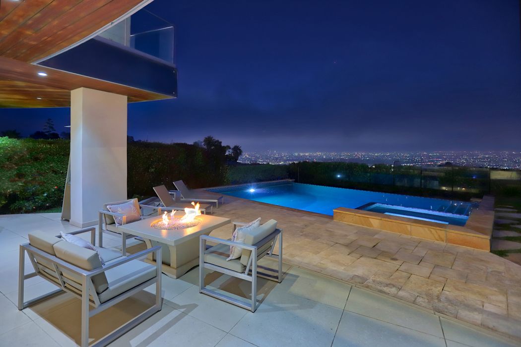 2235 Hercules Drive, Los Angeles, CA 90046 Sotheby's International