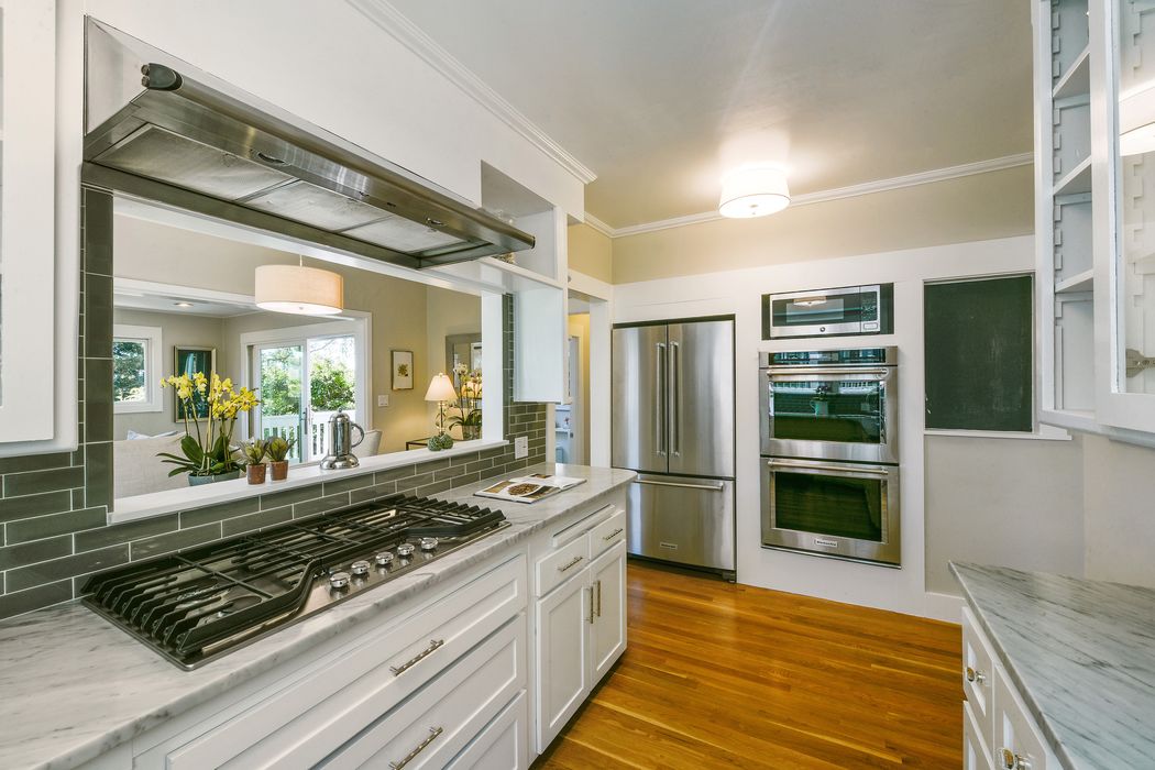 Exquisitely Updated & Located in Oakland Oakland, CA 94610 Sotheby's