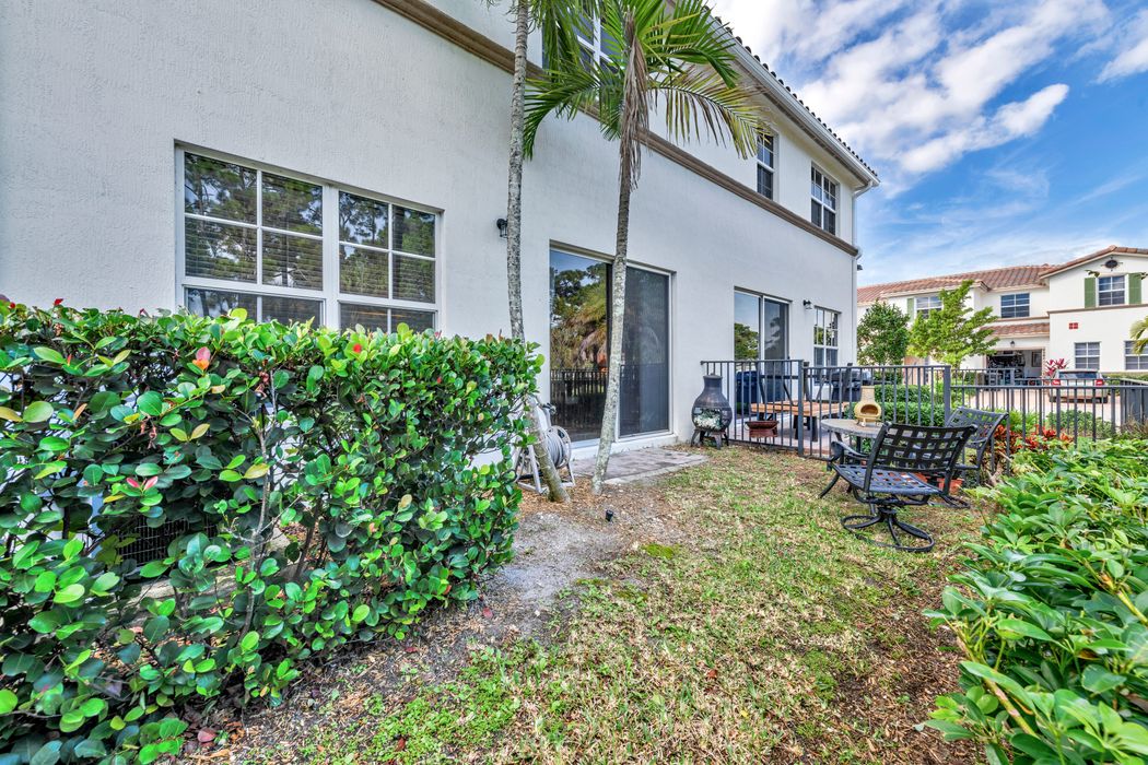 4683 Tara Cove Way , West Palm Beach, FL 33417 Sotheby's