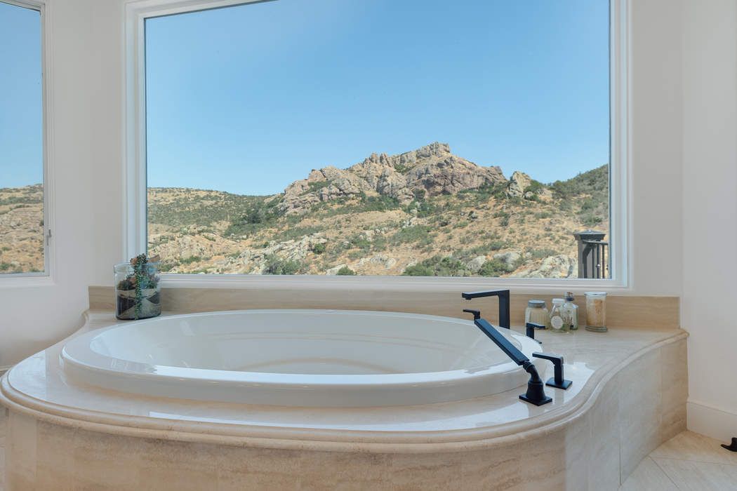 2102 Trentham Road, Lake Sherwood, CA 91361 Sotheby's International