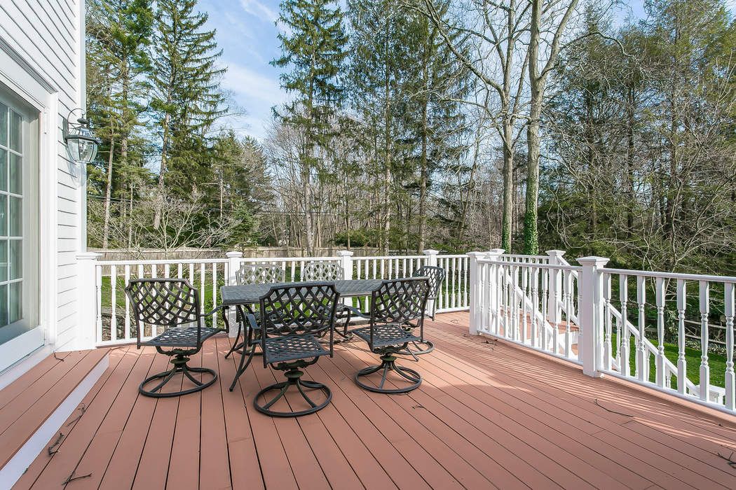 22 Echo Lane, Greenwich, CT 06830 Sotheby's International Realty, Inc.