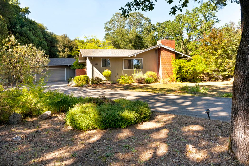Glen Ellen Retreat Glen Ellen, CA 95442 Sotheby's International