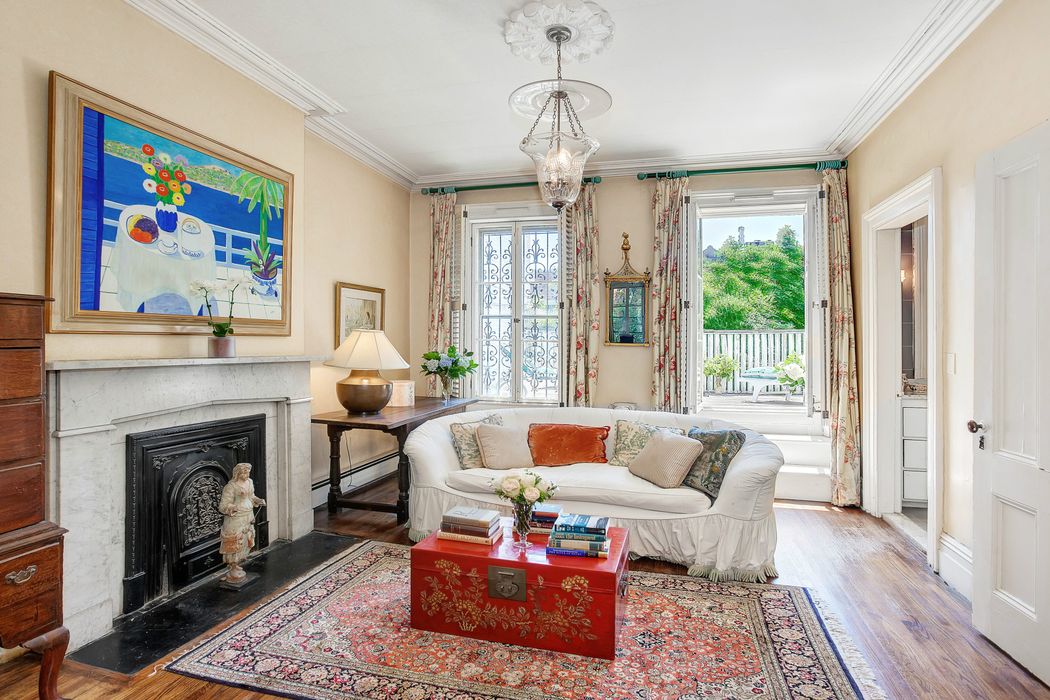 32 Grove Street, New York, NY 10014 Sotheby's International Realty, Inc.