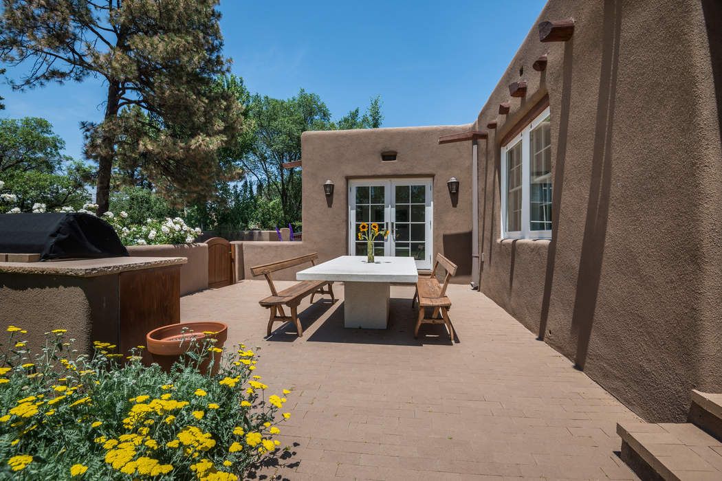 544 Canyon Road, Santa Fe, NM 87501 Sotheby's International Realty, Inc.