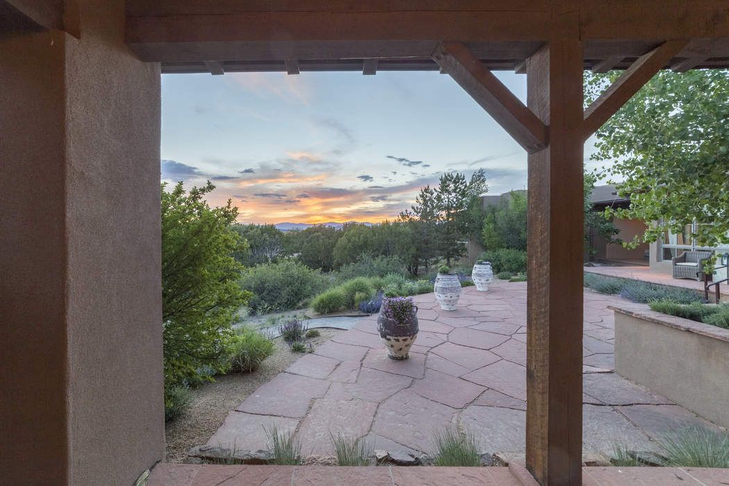 150 Paseo Aragon, Santa Fe, NM 87506 Sotheby's International Realty, Inc.