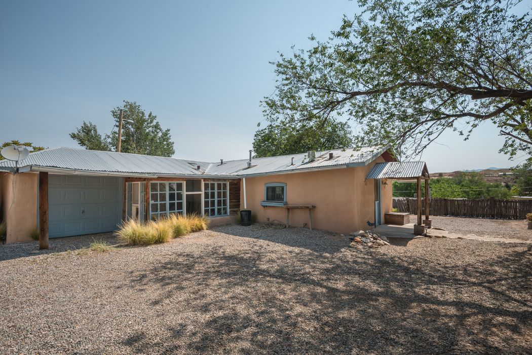 304 El Llano Rd , Espanola, NM 87532 Sotheby's International Realty, Inc.