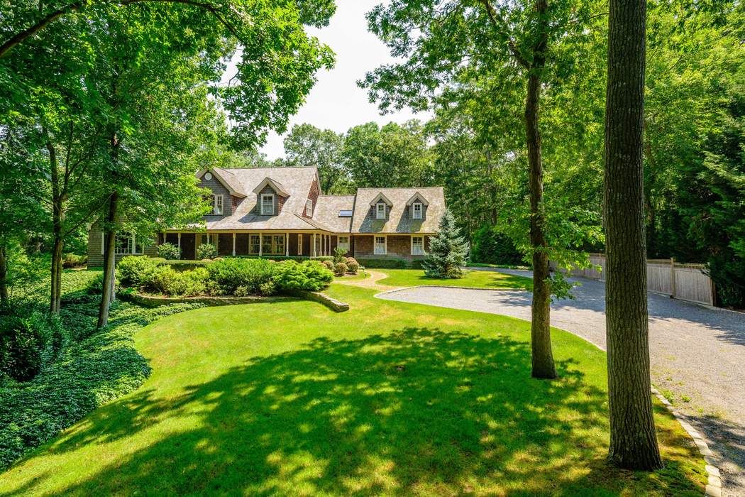 19 Bridge Hill Lane, Bridgehampton, NY 11932 Sotheby's International Realty, Inc.