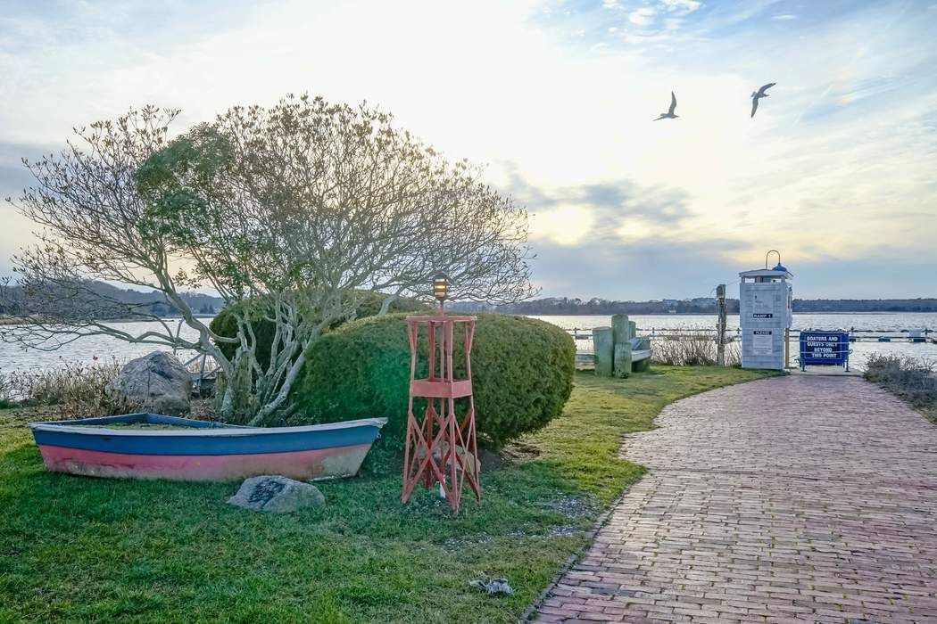 1090 Shore Road, Cataumet, MA 02534 Sotheby's International Realty, Inc.