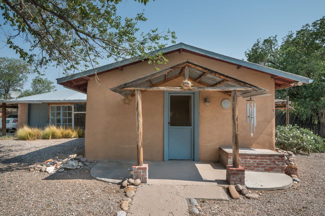 304 El Llano Rd , Espanola, NM 87532 Sotheby's International Realty, Inc.