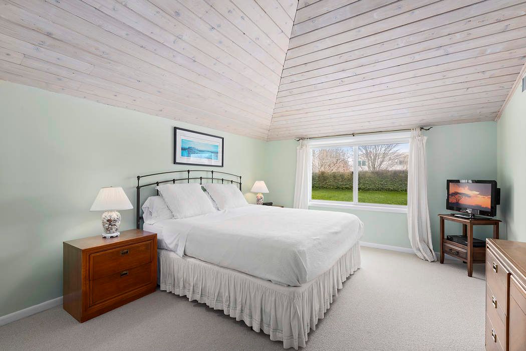 112 Surfside Drive, Bridgehampton, NY 11932 Sotheby's International