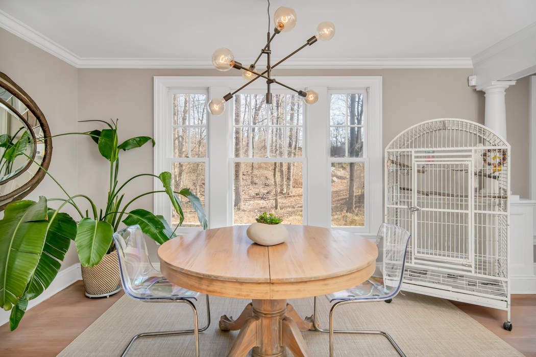 47 Hillside Road, Greenwich, CT 06830 Sotheby's International Realty, Inc.