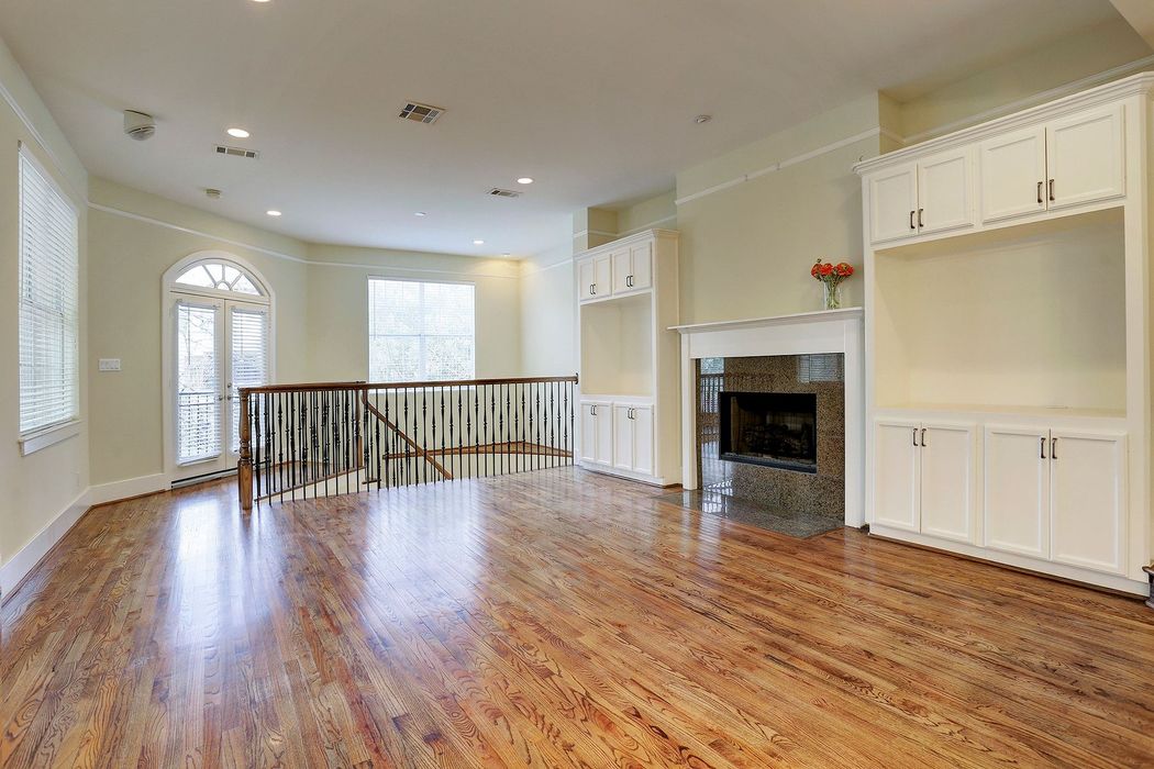 6309 Pickens Street Unit B Houston Tx 77007 Sotheby S