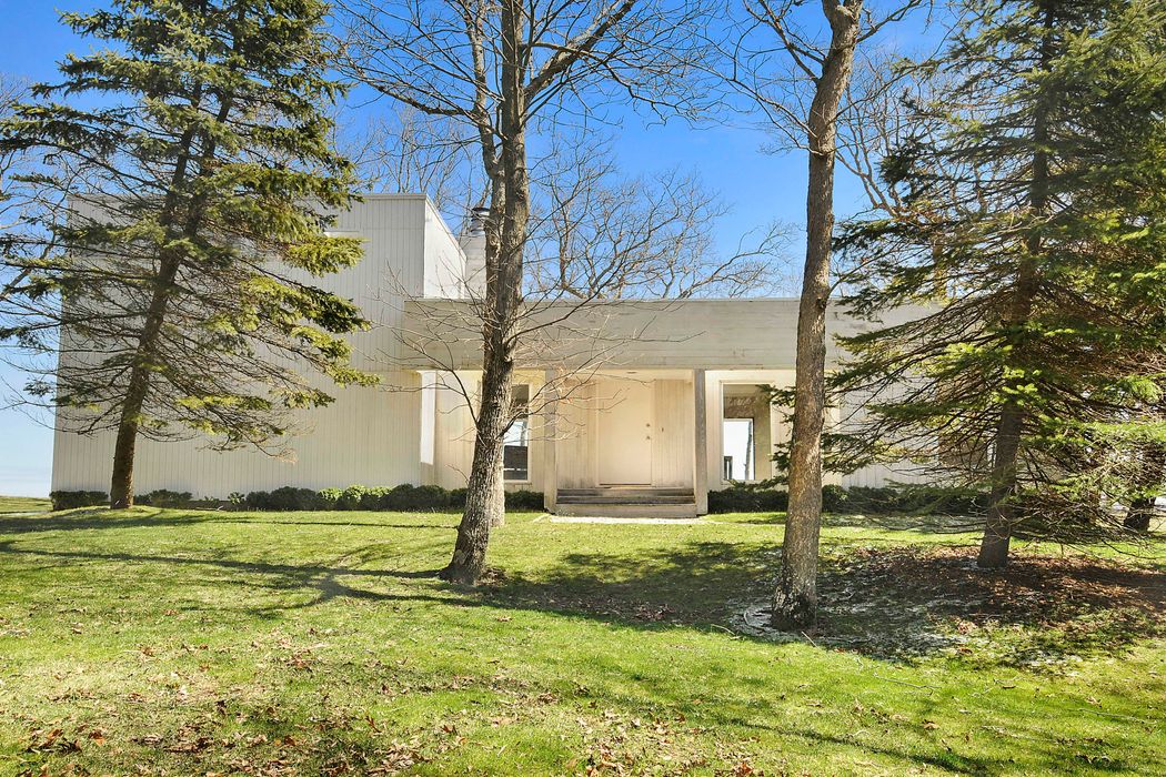 Sweeping Views of Gardiners Bay East Hampton, NY 11937 Sotheby's