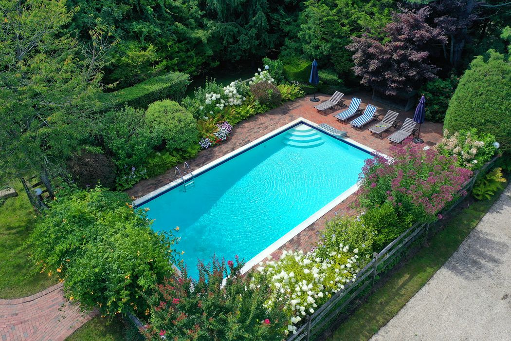 864 Springs Fireplace Road East Hampton Ny 11937 Sotheby S