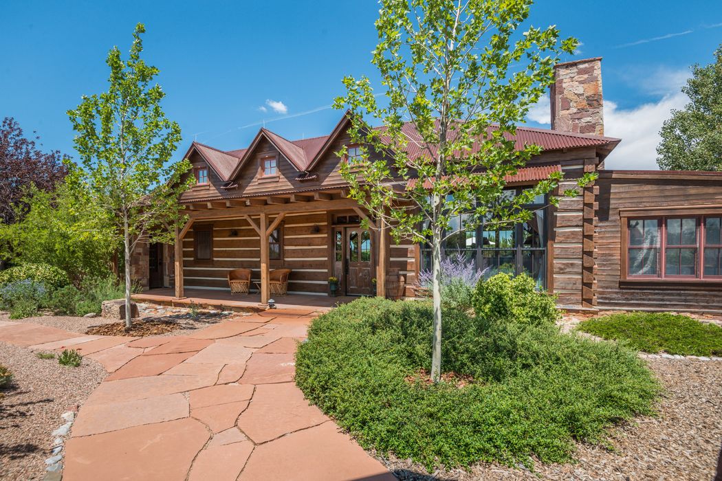 12 Via Estancia, Santa Fe, NM 87506 Sotheby's International Realty, Inc.