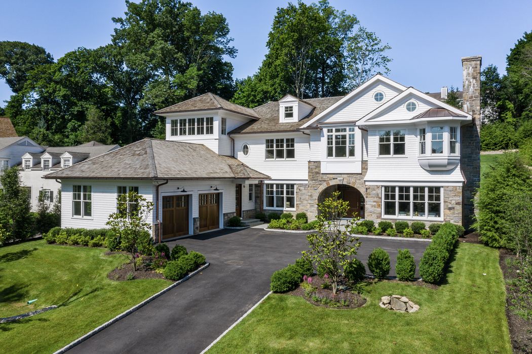 252 Overlook Drive, Greenwich, CT 06830 Sotheby's International Realty, Inc.