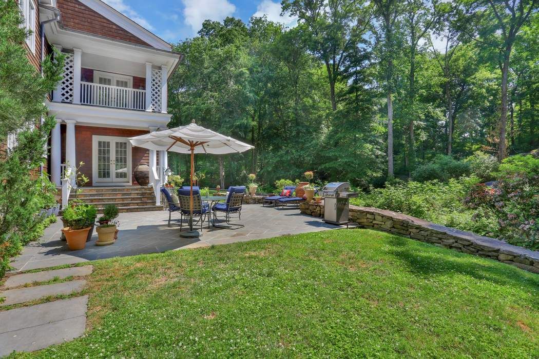 47 Hillside Road, Greenwich, CT 06830 Sotheby's International Realty, Inc.