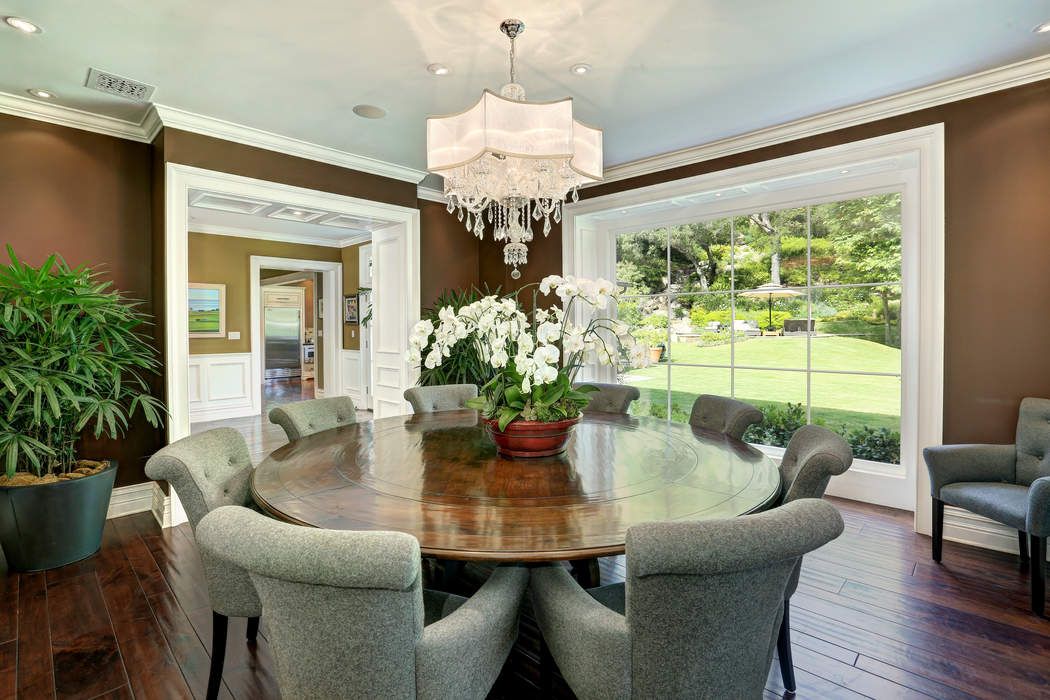 1262 Moraga Drive, Los Angeles, CA 90049 Sotheby's International