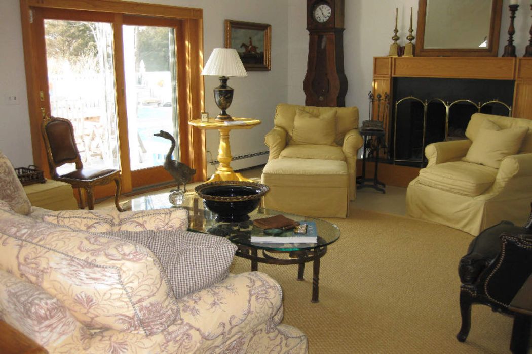 Sag Harbor Village Waterfront Sag Harbor, NY 11963 Sotheby's International Realty, Inc.