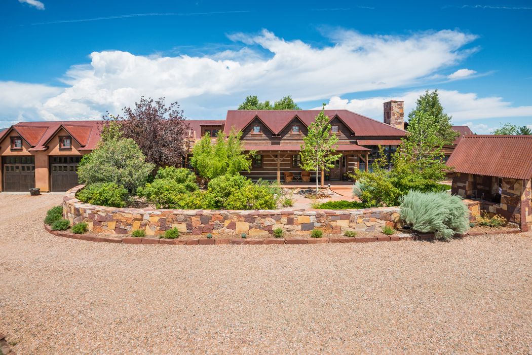 12 Via Estancia, Santa Fe, NM 87506 Sotheby's International Realty, Inc.