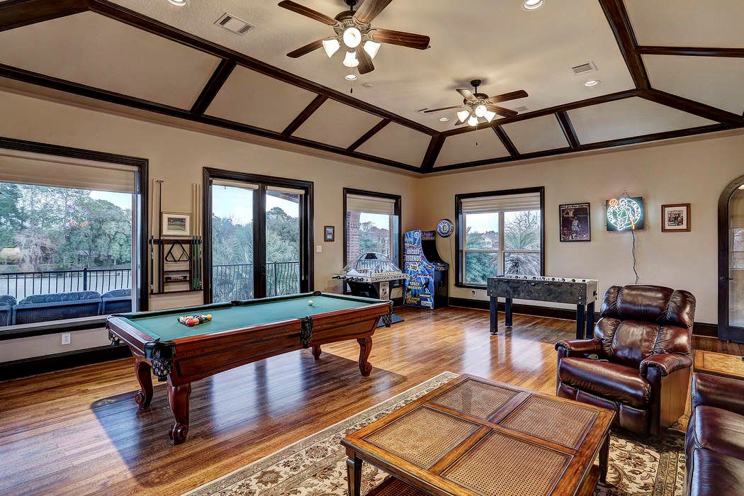 7 Paradise Point, Sugar Land, TX 77478 Martha Turner Sotheby's