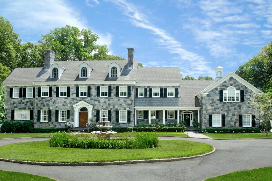 6 Wyckham Hill Lane, Greenwich, CT 06831 Sotheby's International