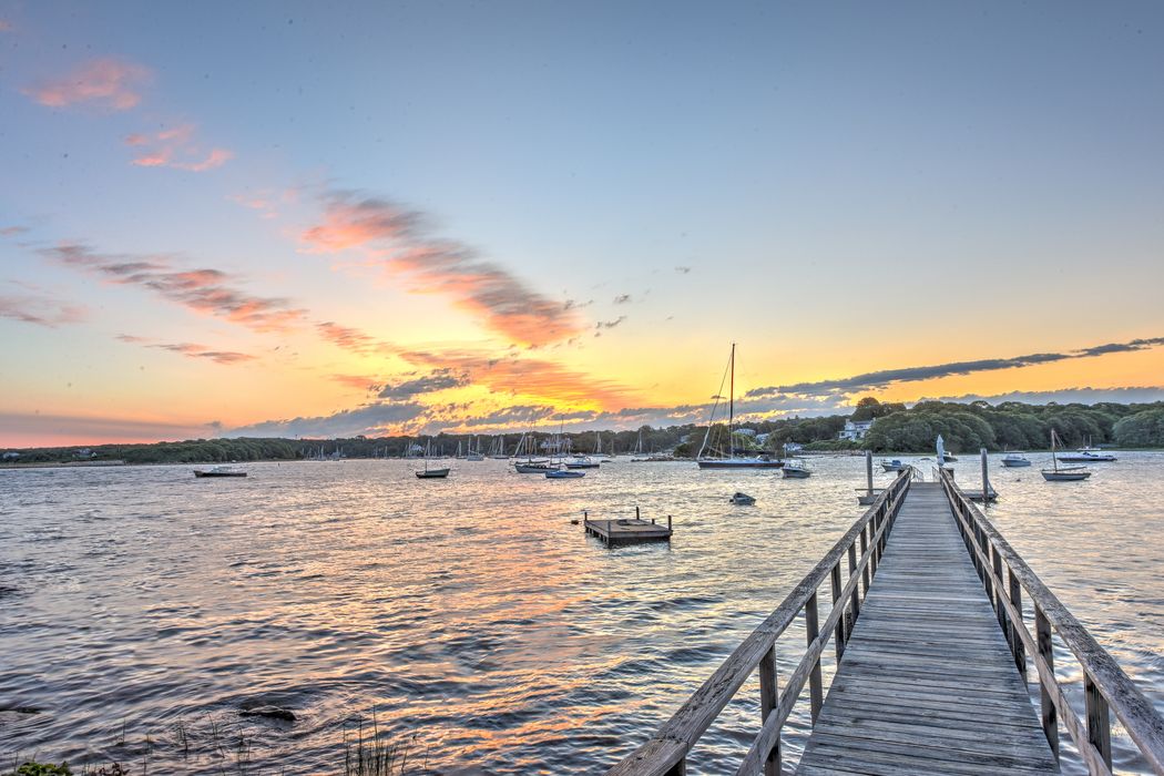 188 Gansett Road, Woods Hole, MA 02543 Sotheby's International Realty, Inc.