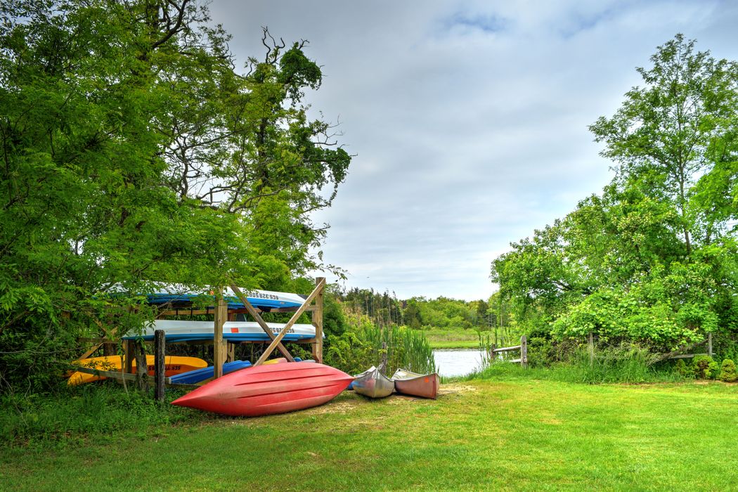 29 Old Stone Highway (Springs General Store), East Hampton, NY 11937