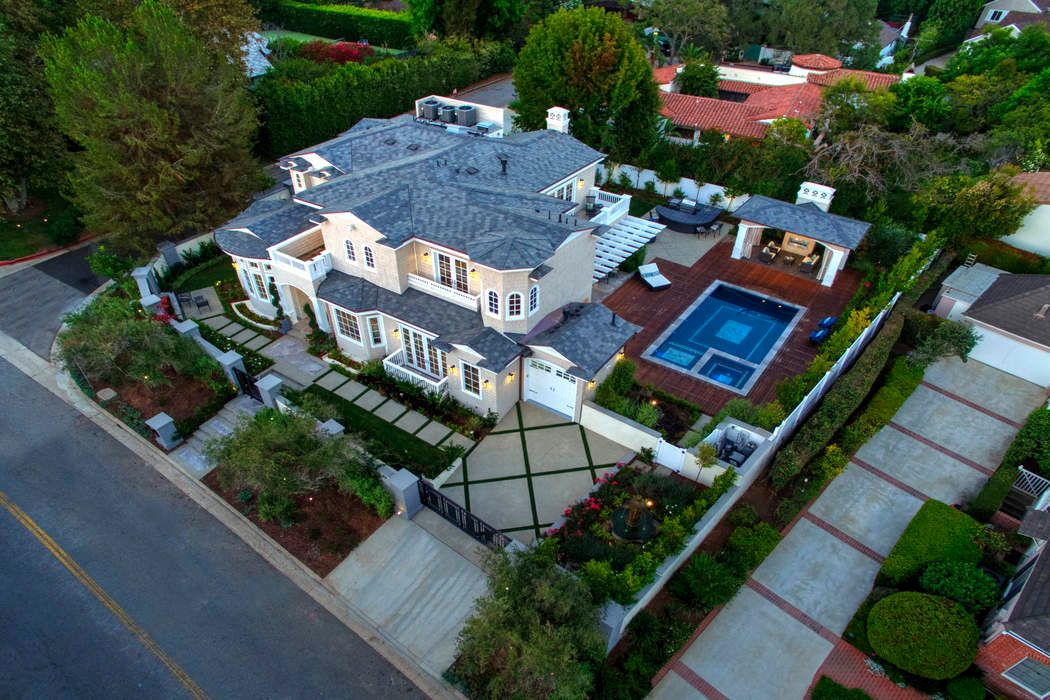 524 North Tigertail Road, Los Angeles, CA 90049 Sotheby's International Realty, Inc.