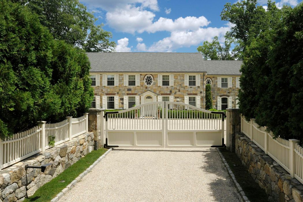 75 Buckfield Lane, Greenwich, CT 06831 Sotheby's International Realty