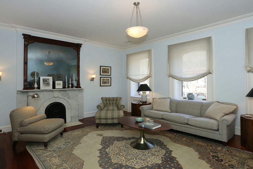 74 Perry Street, New York, NY 10014 Sotheby's International Realty, Inc.