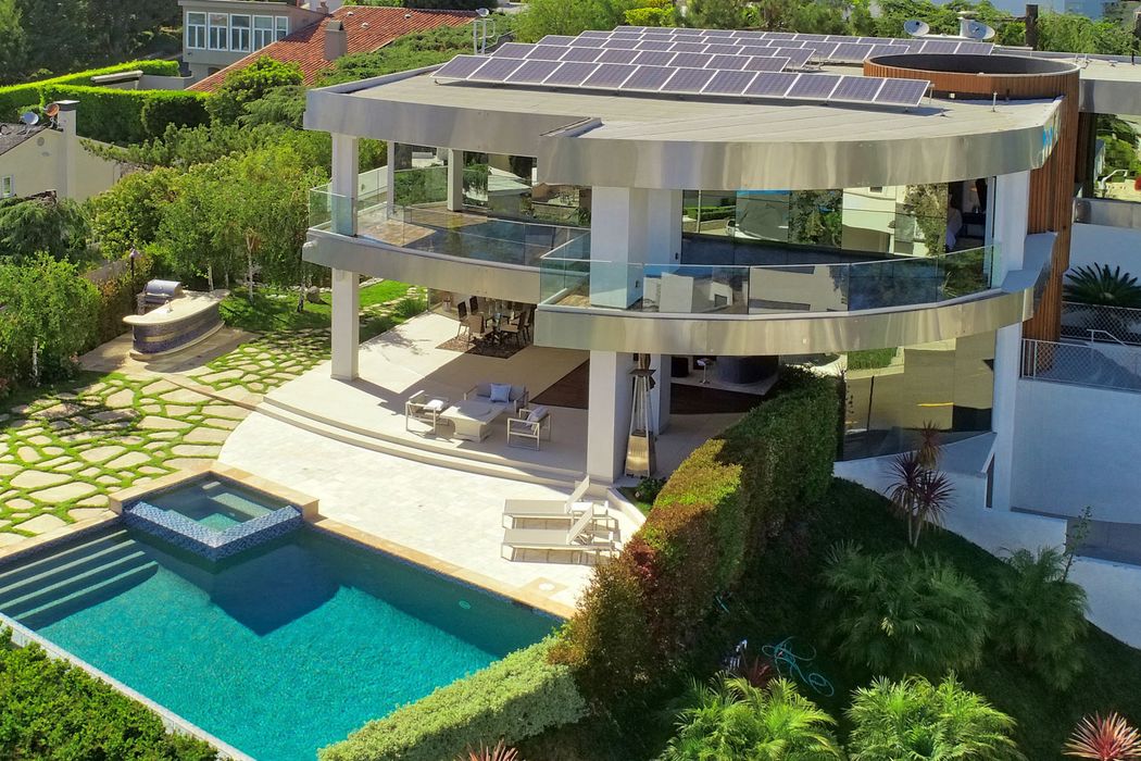 2235 Hercules Drive, Los Angeles, CA 90046 Sotheby's International