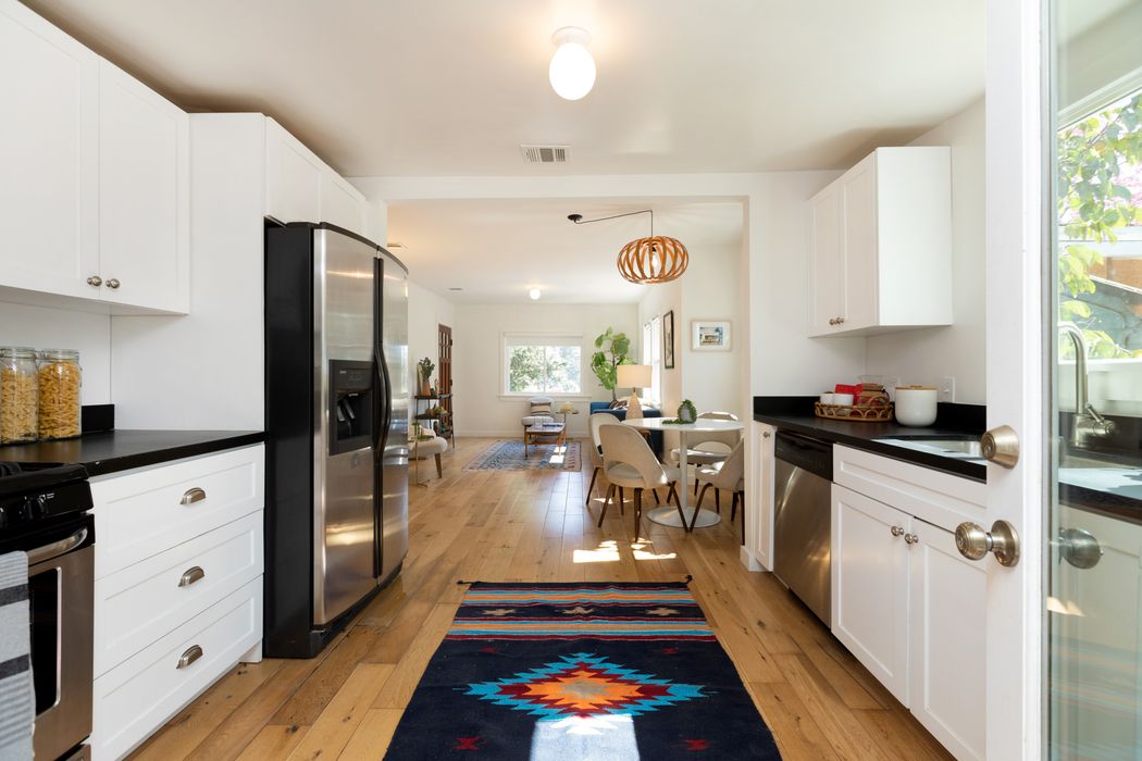 915 Palm View Drive Los Angeles, CA 90042