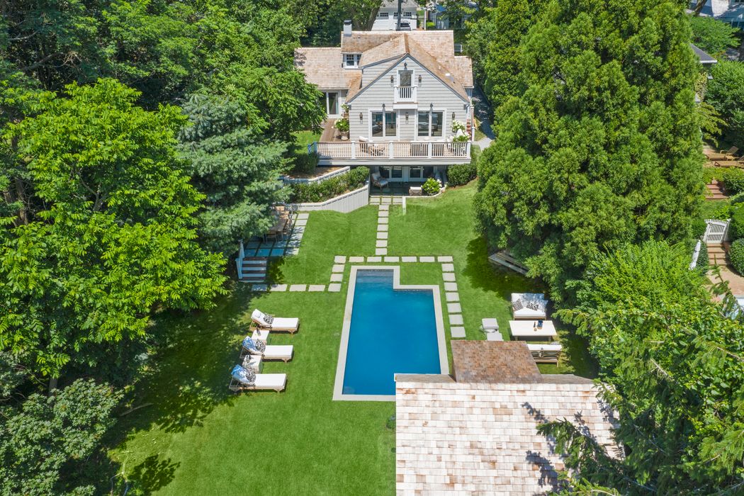 47 Talmage Lane, East Hampton, NY 11937 Sotheby's International
