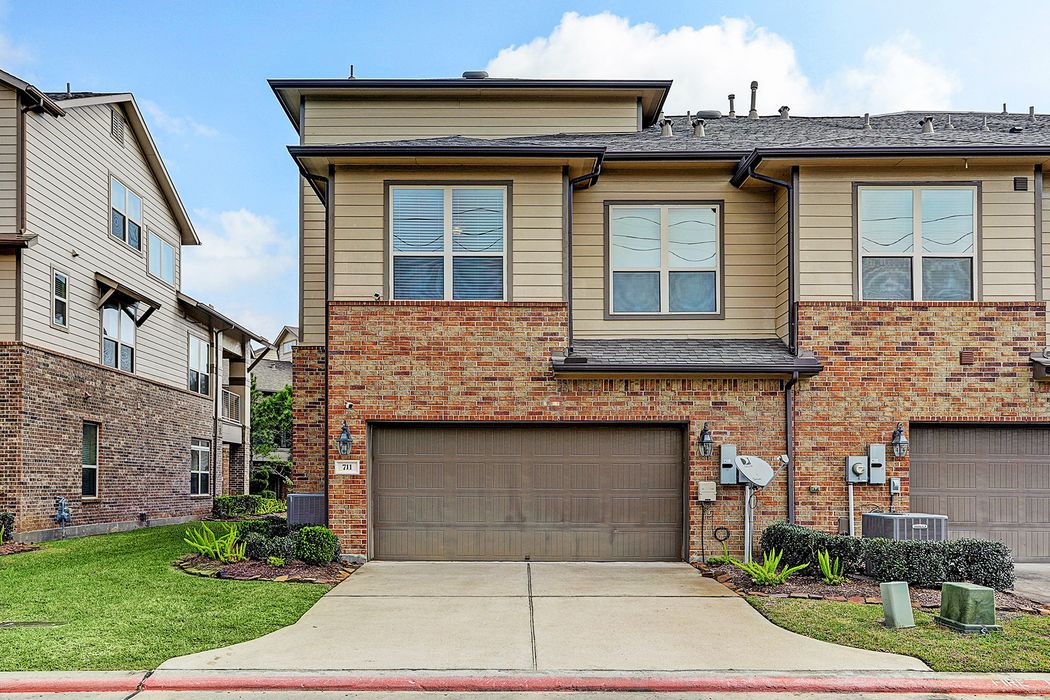 711 Via Lago, ster, TX 77598 Martha Turner Sotheby's International