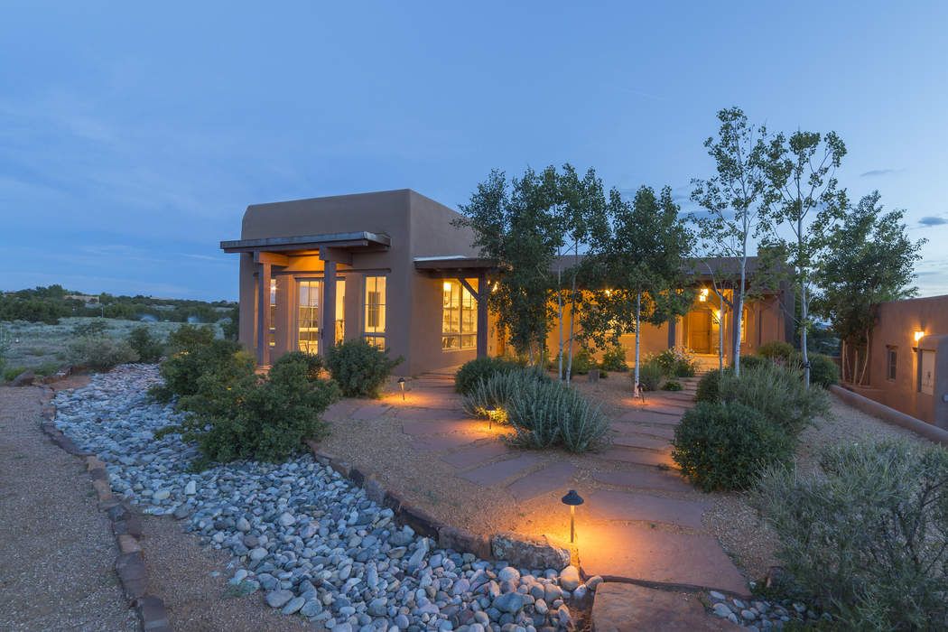 150 Paseo Aragon, Santa Fe, NM 87506 Sotheby's International Realty, Inc.