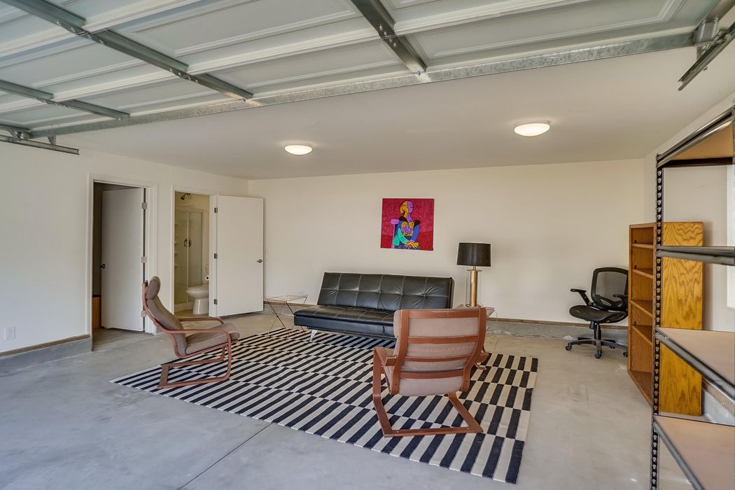 2134 El Sereno Avenue Altadena, CA 91001