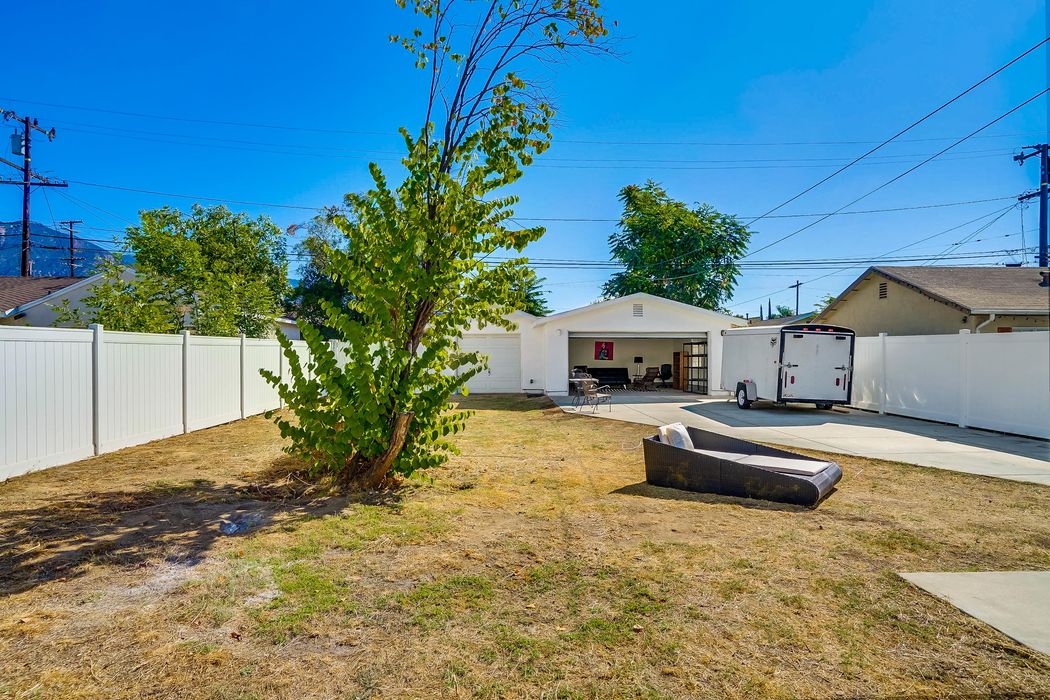 2134 El Sereno Avenue Altadena, CA 91001