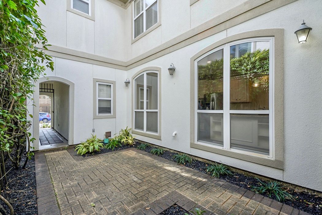 4904 Milam Street, Houston, TX 77006 Martha Turner Sotheby's