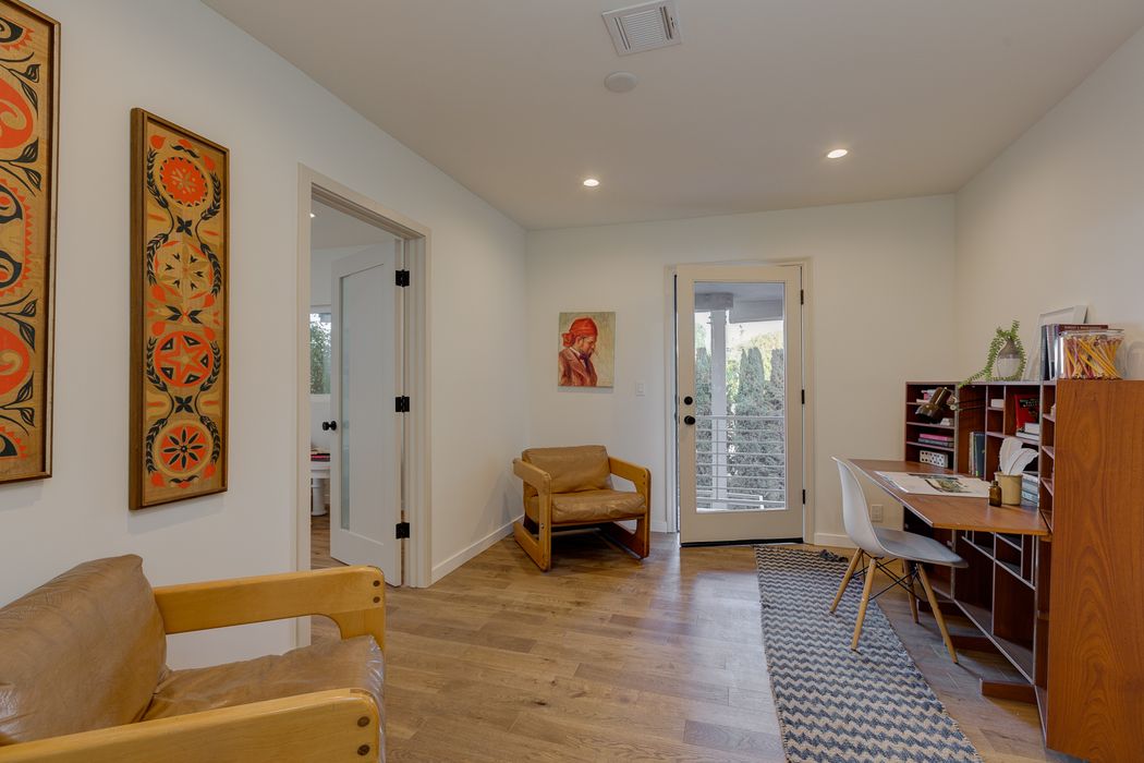 1042 Olancha Drive, Los Angeles, CA 90065 Sotheby's International Realty, Inc.