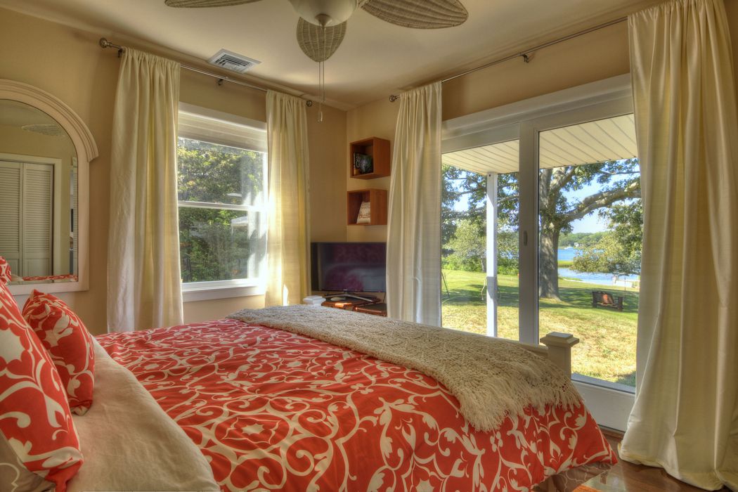 Private Bayfront Traditional Shelter Island, NY 11964 Sotheby's International Realty, Inc.