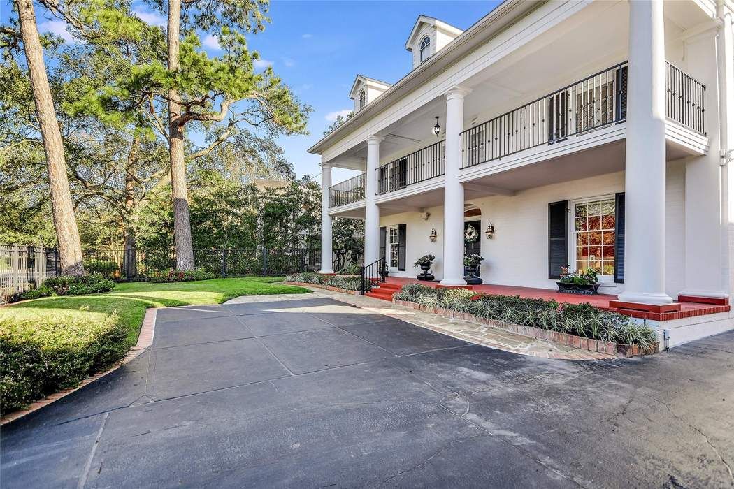 2409 Inwood Drive, Houston, TX 77019 Martha Turner Sotheby's