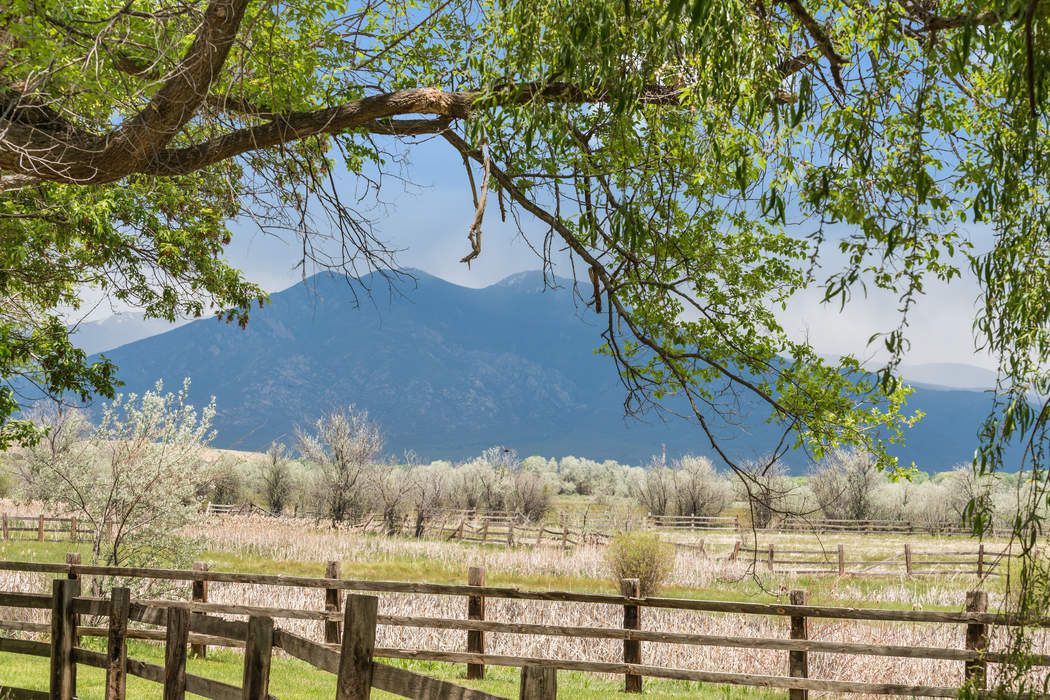 Turtle Walk, Taos, NM 87571 Sotheby's International Realty, Inc.