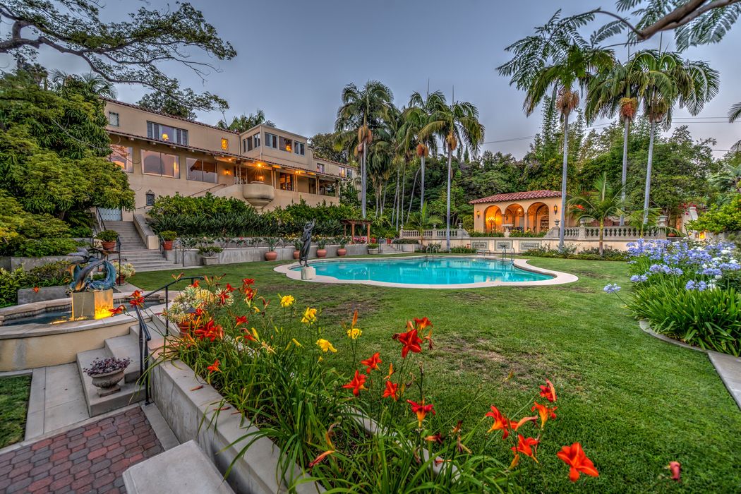 4120 Cromwell Avenue, Los Angeles, CA 90027 Sotheby's International