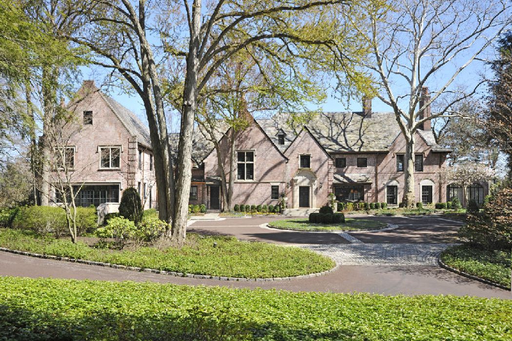 25 Sherwood Avenue, Greenwich, CT 06831 Sotheby's International