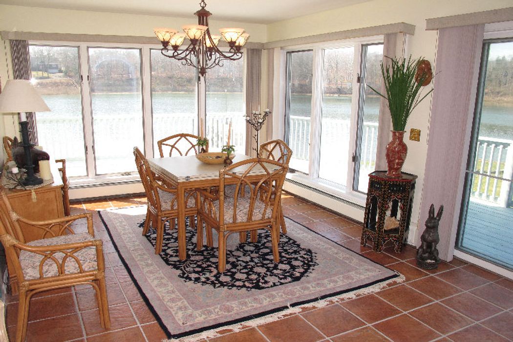 4 Doris Lane, North Sea, NY 11968 Sotheby's International Realty, Inc.