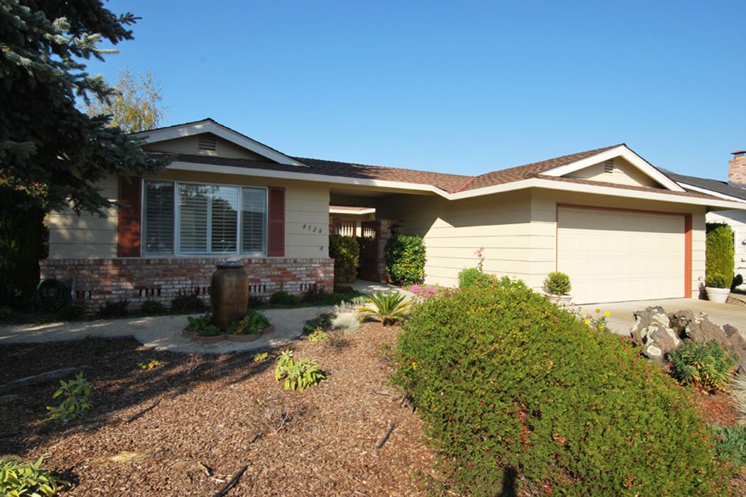 8928 Oakmont Drive Santa Rosa Ca 95409 Sotheby S International This Highly Sought After Juniper Model In The Oakmont Subdivision Features Enclosed Sunroom Porch Has Just Been Recently Remodeled And Is Perfect For