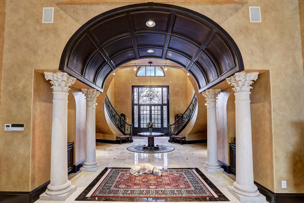 7 Paradise Point, Sugar Land, TX 77478 Martha Turner Sotheby's