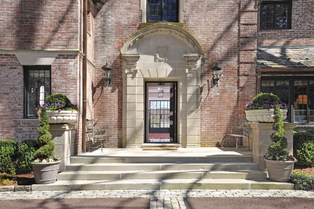 25 Sherwood Avenue, Greenwich, CT 06831 Sotheby's International