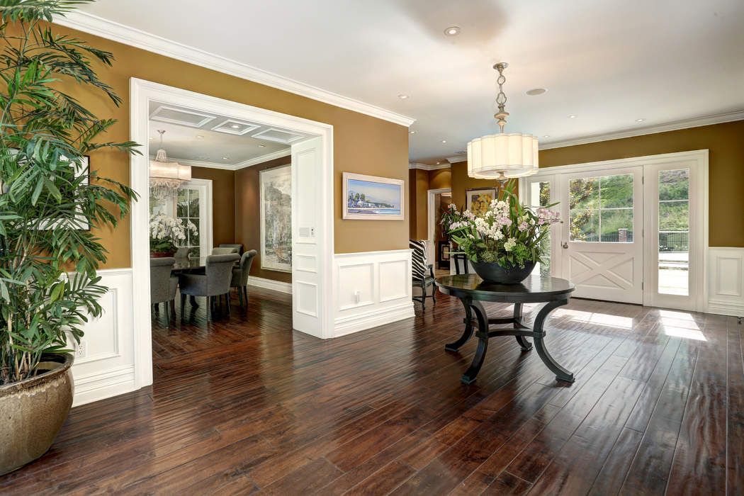 1262 Moraga Drive, Los Angeles, CA 90049 Sotheby's International